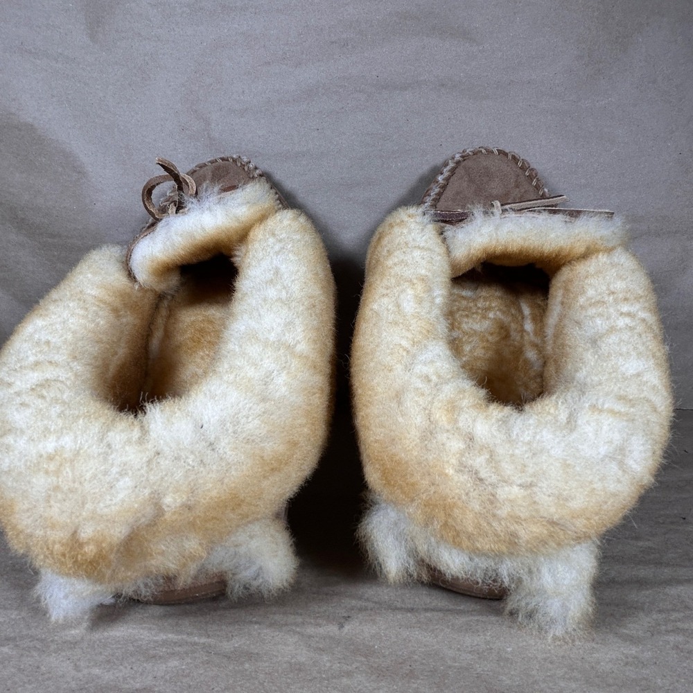 L.L. Bean lamb fur lined leather moccasin slippers women's size 9 brand new - Picture 10 of 12